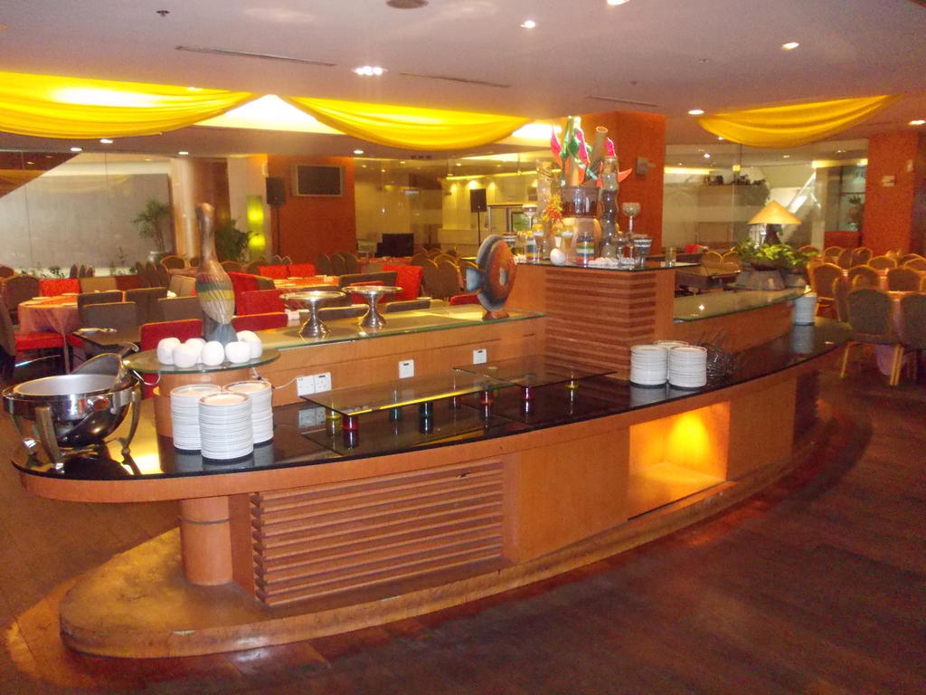 Quality Hotel Shah Alam Exterior photo